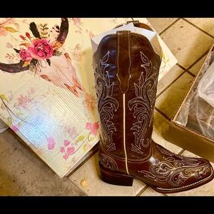 Gorgeous Hand Made Cowboy Boots Made in Mexico, Brand New, Never Worn!
